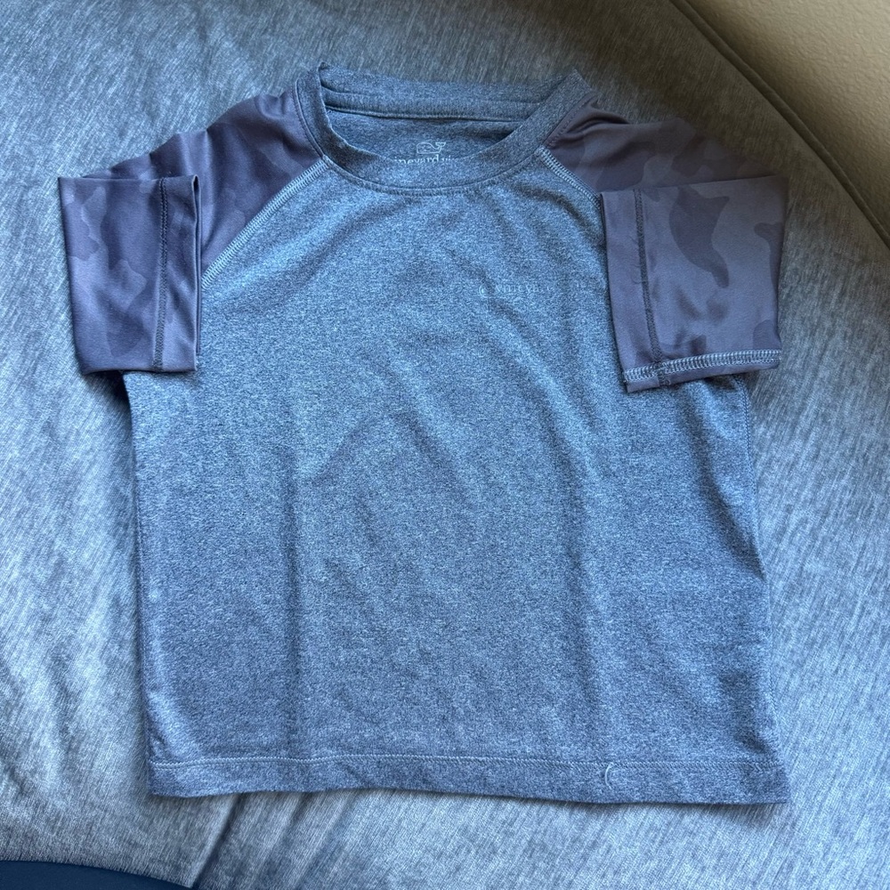 Vineyard Vines toddler performance tee - size 2T
